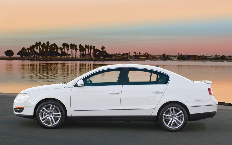  Volkswagen Passat 2009 года  (фото 4 из 9)